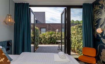 Stylish ZEE studio for 2 people with a sunny private terrace | Dishoek - Van der Manderelaan 16 2