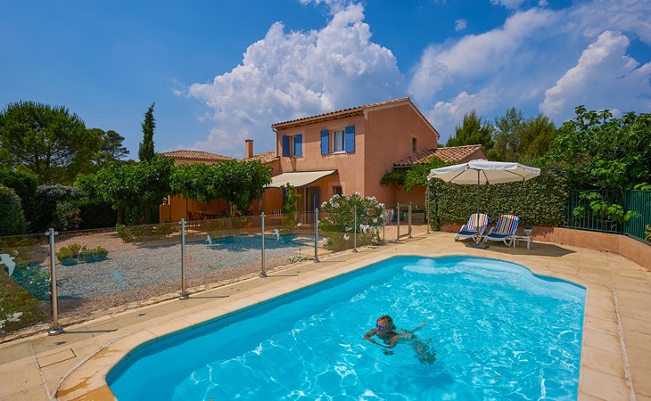 Villa 6p. vrijstaand + zwembad 1