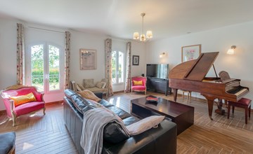 Stunning home in Seillans with private swimming pool, can be inside or outside 3