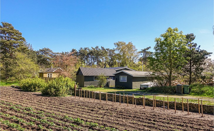 Nice home in Aakirkeby with WiFi 1