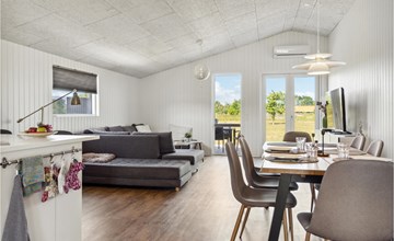 4 bedroom stunning home in Væggerløse 3