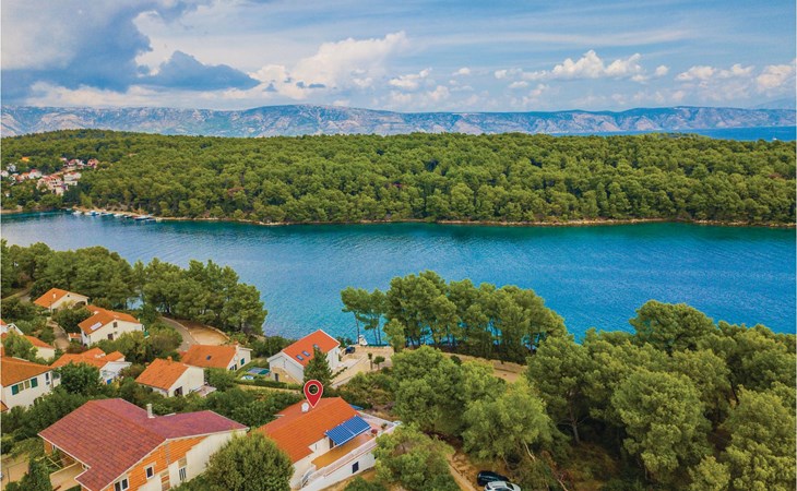 2 bedroom lovely home in Vrboska 1