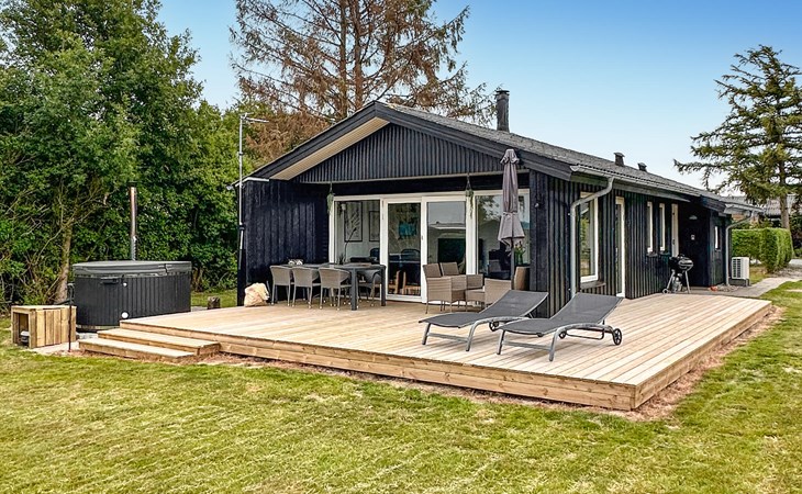 2 bedroom awesome home in Bogense 1