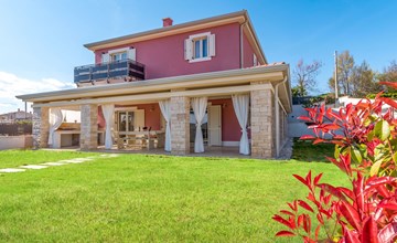 Villa Violette mit Pool nahe Stadtzentrum 2