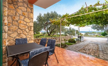 Amazing apartment in Jasenice with WiFi 2