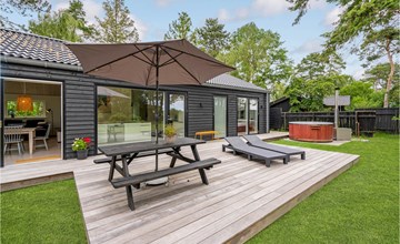 Cozy home in Idestrup with WiFi 3