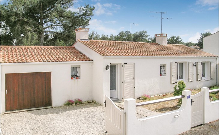 Awesome home in La Faute sur Mer 1