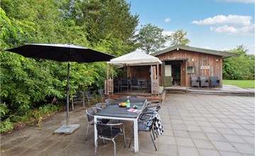 4 bedroom beautiful home in Oksbøl 2