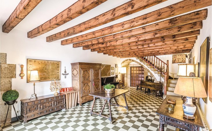 Nice home in Arenys de Munt 1