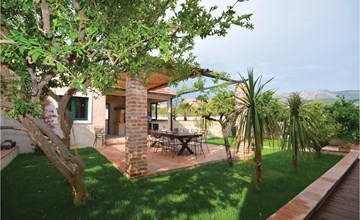 Awesome home in Split with jacuzzi 2