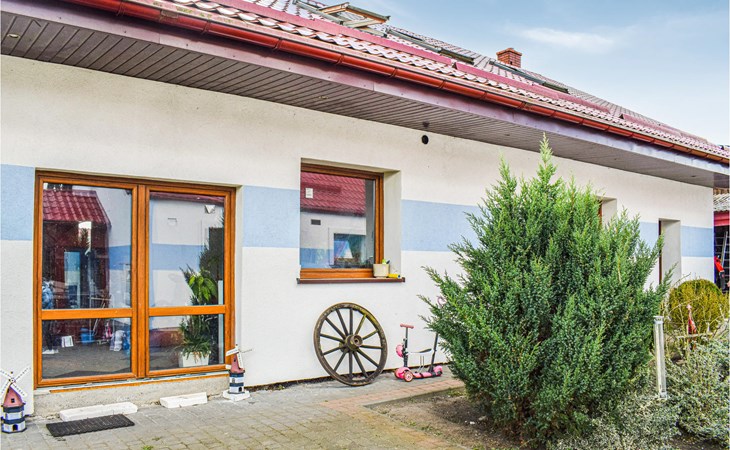 5 bedroom gorgeous home in Swierzno 1