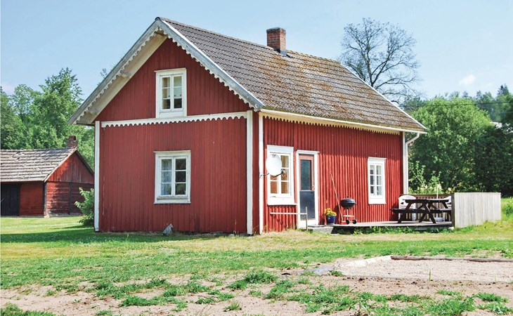 2 bedroom beautiful home in Linneryd 1