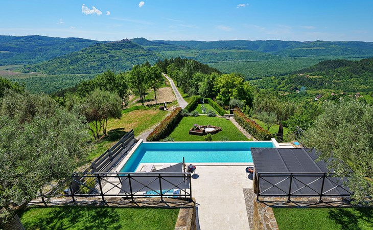 Villa Over the Hilltop 1