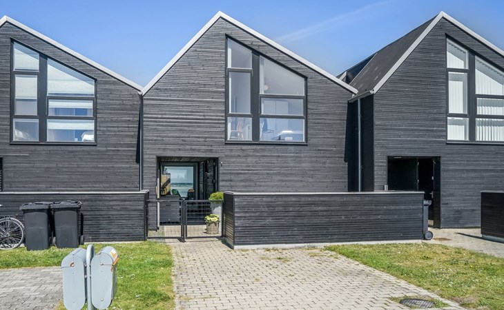 "Eleanore" - 25m from the sea 1