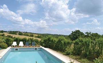Awesome home in La-Chapelle-Saint-Jean 3