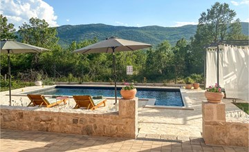Nice home in Vrgorac with WiFi 2