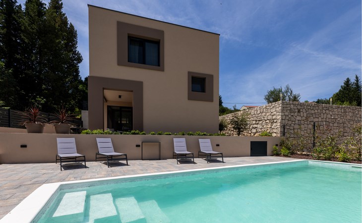 2 bedroom beautiful home in Kremena 1