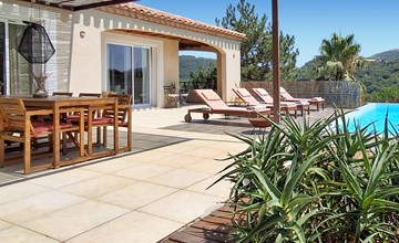 Awesome home in St Nazaire de Ladarez 2