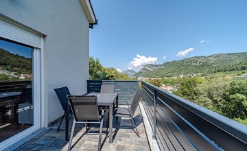 Stunning apartment in Zuljana 3