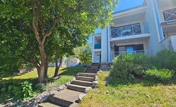 Wohnung auf zwei Etagen mit Terrasse und Balkon 2