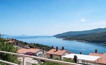 Comfortable 4-person holiday home in Rabac 2