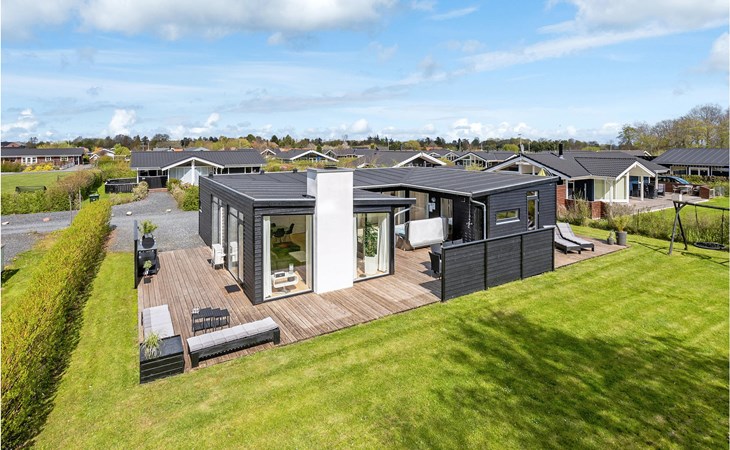 4 bedroom gorgeous home in Juelsminde 1