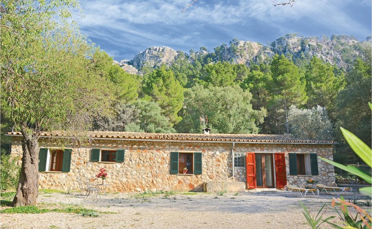 Nice home in Estellencs with jacuzzi 1