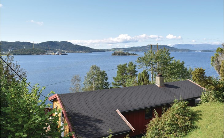 Lovely home in Sandvoll with WiFi 1