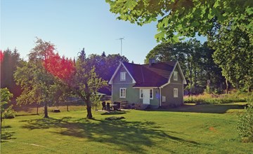 2 bedroom beautiful home in Kallinge 3