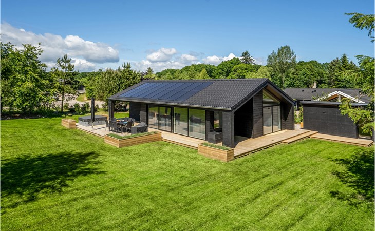 4 bedroom nice home in Glesborg 1