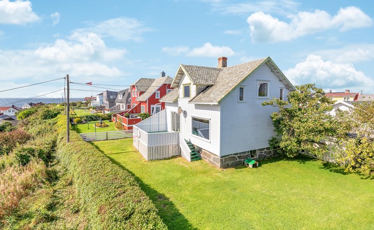 5 bedroom nice home in Borhaug 1