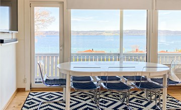 Amazing home in Bankeryd with lake view 2