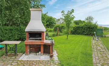 Pet friendly home in Nowe Warpno 2