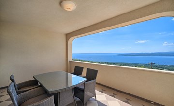 Amazing apartment in Bast with house sea view 3
