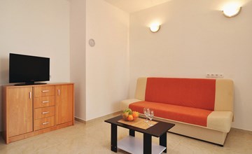 2 bedroom nice apartment in Nin 3