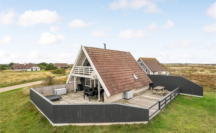 Amazing home in Hvide Sande 1