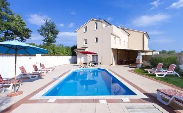 Wunderschönes Ferienhaus in Cere mit Privatem Pool 1