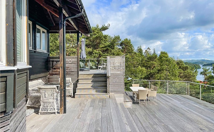 Beach front home in Førde i Hordaland 1