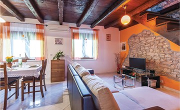 2 bedroom nice home in Rakalj 2