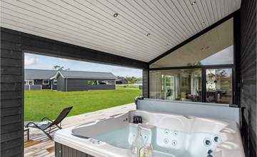 Mooi huis met 4 slaapkamers in Hemmet 2