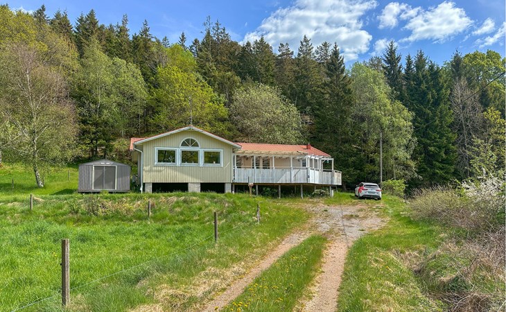 Beautiful home in Henån with kitchen 1