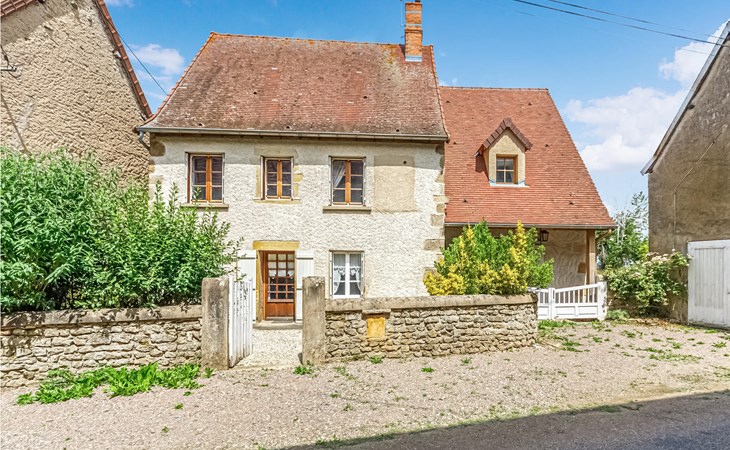 Lovely home in Oyé with kitchen 1