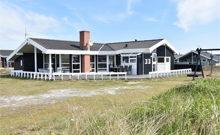 Nice home in Hvide Sande with sauna 1