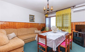 Amazing apartment in Novi Vinodolski 3