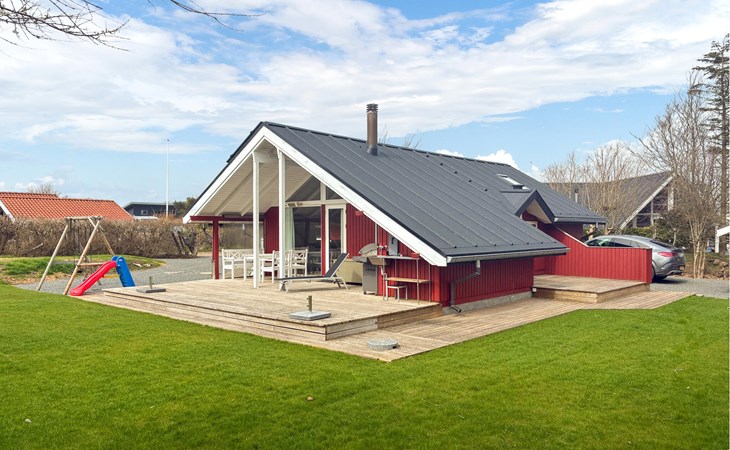 Beautiful home in Juelsminde with WiFi 1