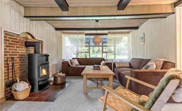 2 bedroom pet friendly home in Glesborg 3