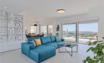 Villa Aponia 2
