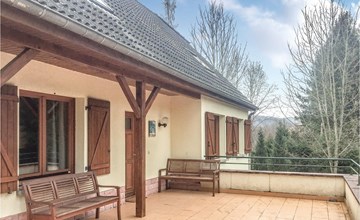 6 bedroom beautiful home in Dirbach 2