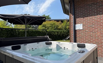 Familiehuis Rheeze met Jacuzzi | 10 personen 3