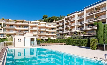 De balkons van Eze 3